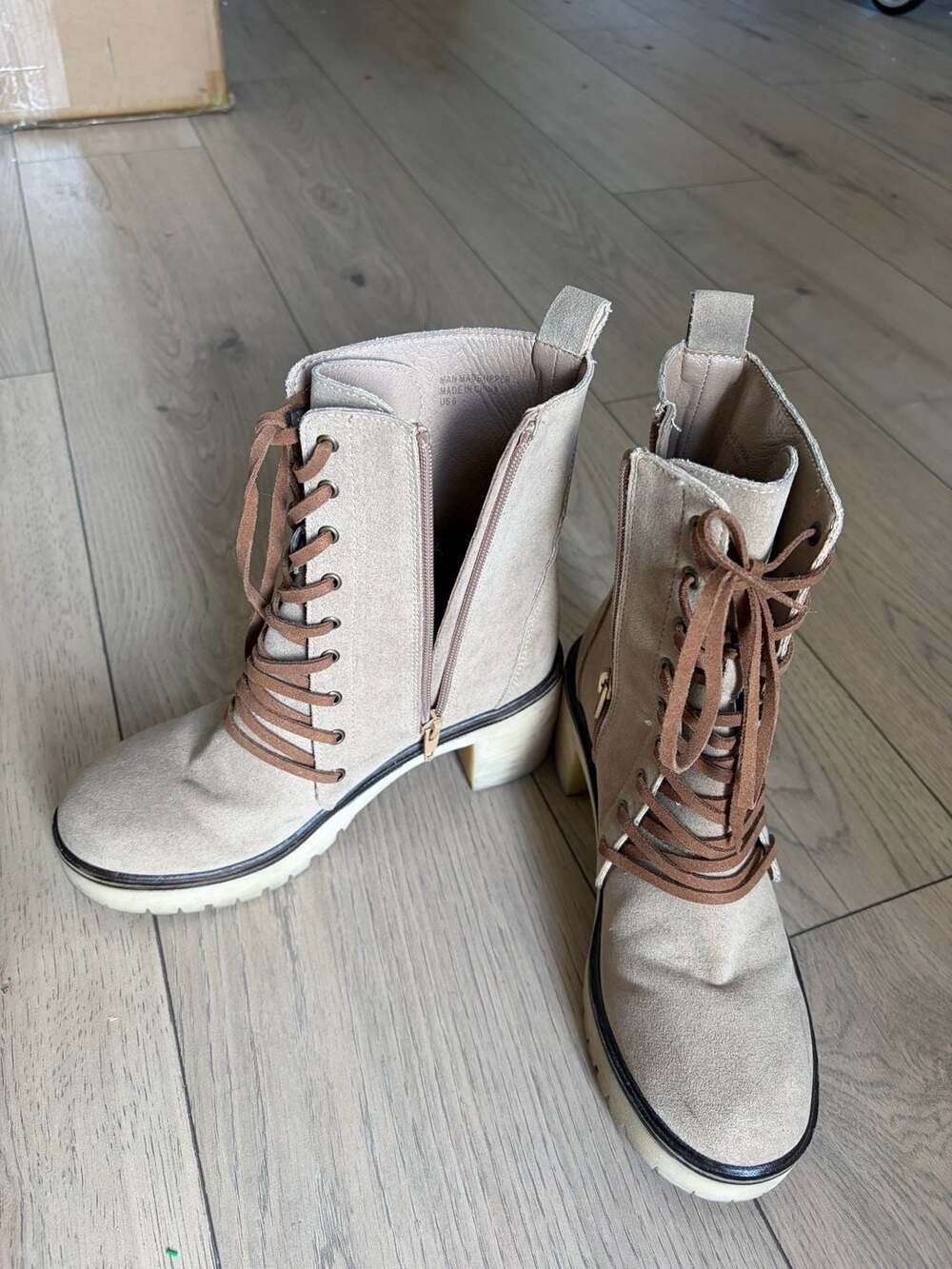 VICI - DANNY LACE UP HEELED BOOT - LATTE COLOR SIZE 7.5 NEW W/ BOX